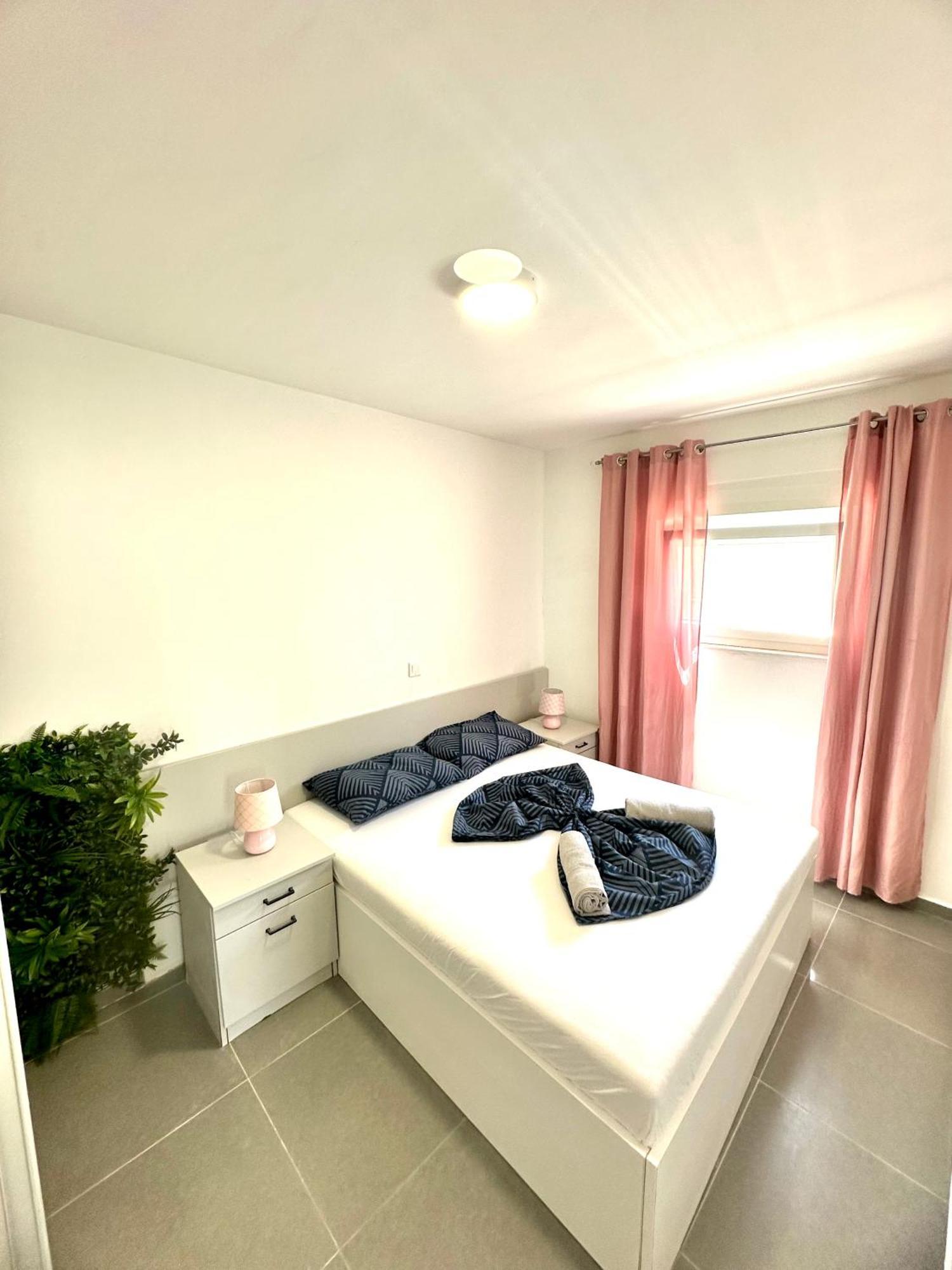 Vip Deluxe Apartment Arian Novalja Εξωτερικό φωτογραφία
