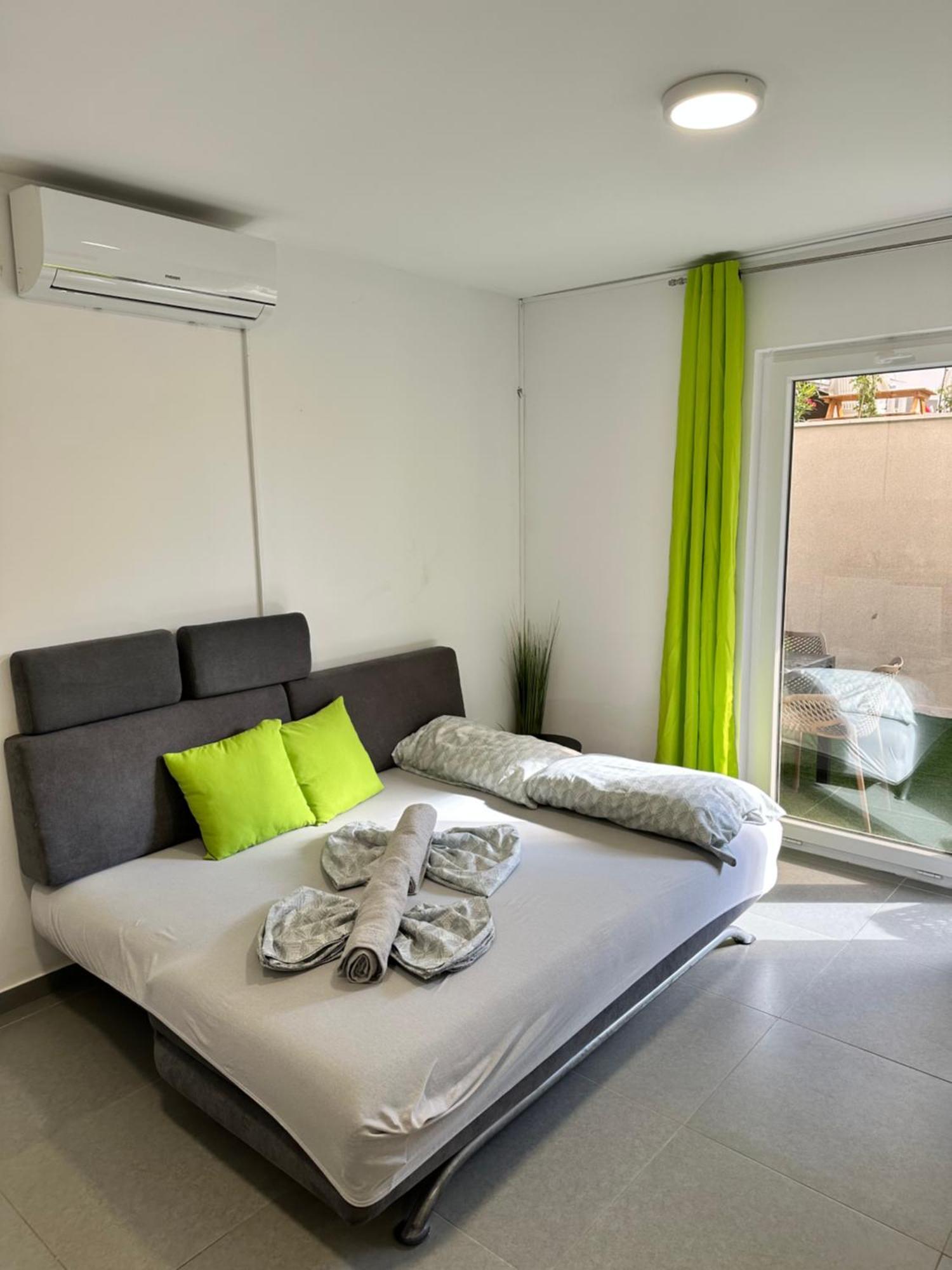 Vip Deluxe Apartment Arian Novalja Εξωτερικό φωτογραφία